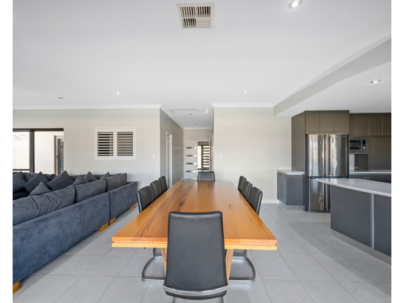 12 Gael Place, Dudley Park WA 6210