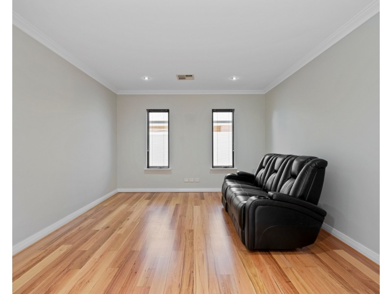 12 Gael Place, Dudley Park WA 6210