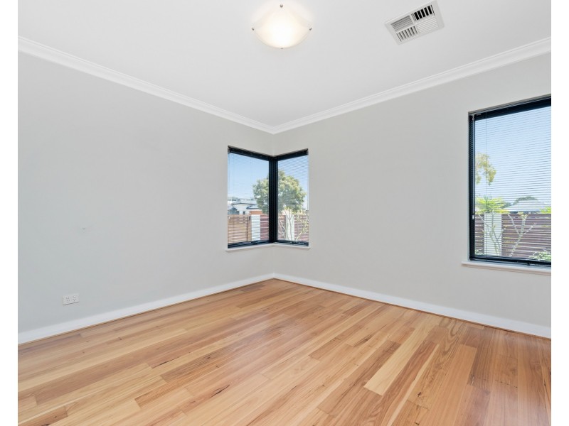 12 Gael Place, Dudley Park WA 6210