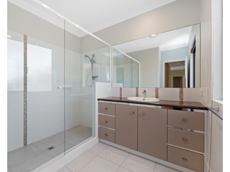 12 Gael Place, Dudley Park WA 6210