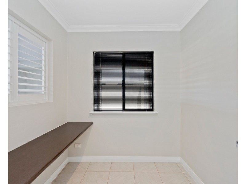 12 Gael Place, Dudley Park WA 6210