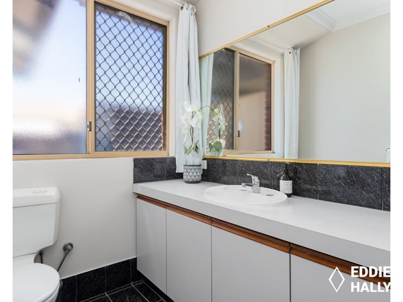 4 Hunnicutt Close, Yangebup WA 6164