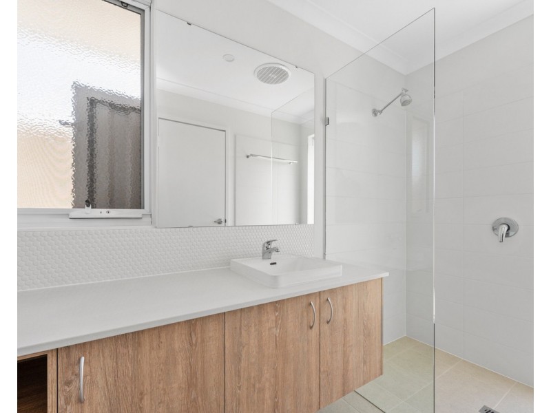 42 Bushlark Turn, Erskine WA 6210