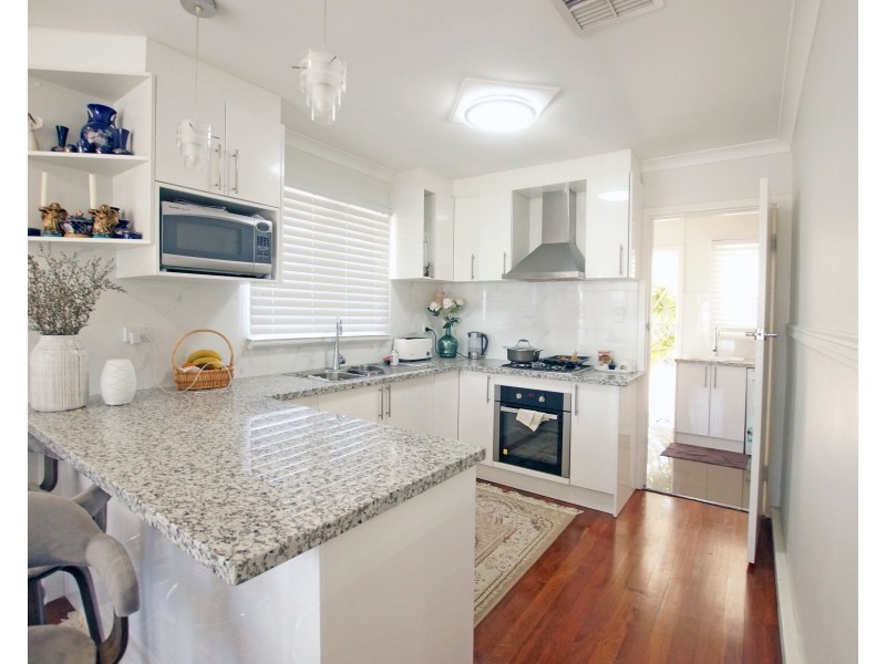 21 Pannell Way, Girrawheen WA 6064