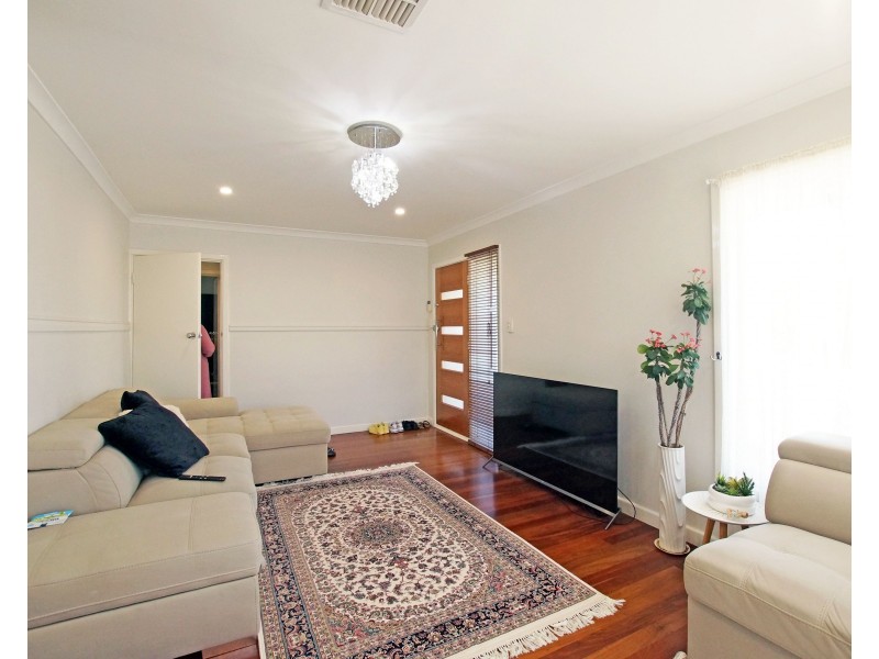 21 Pannell Way, Girrawheen WA 6064