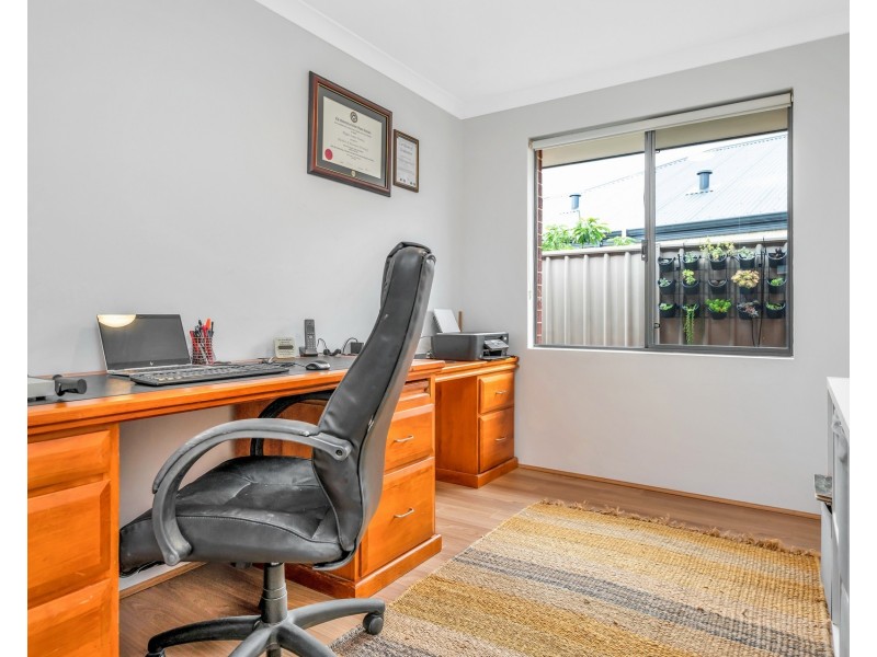 20 Kirkbrae Pass, Meadow Springs WA 6210