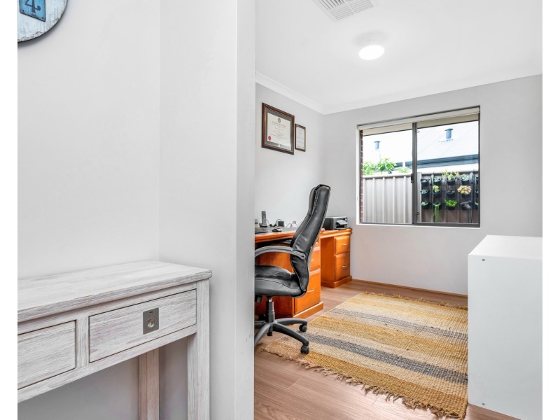 20 Kirkbrae Pass, Meadow Springs WA 6210