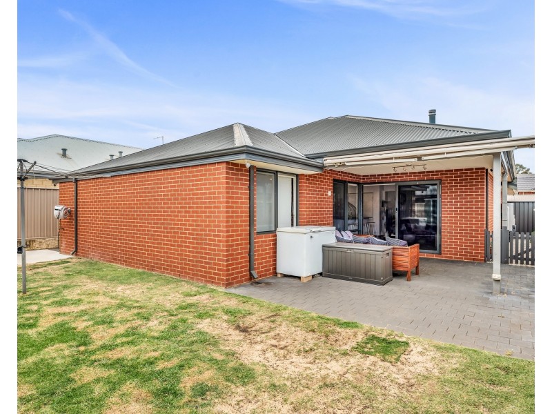 20 Kirkbrae Pass, Meadow Springs WA 6210