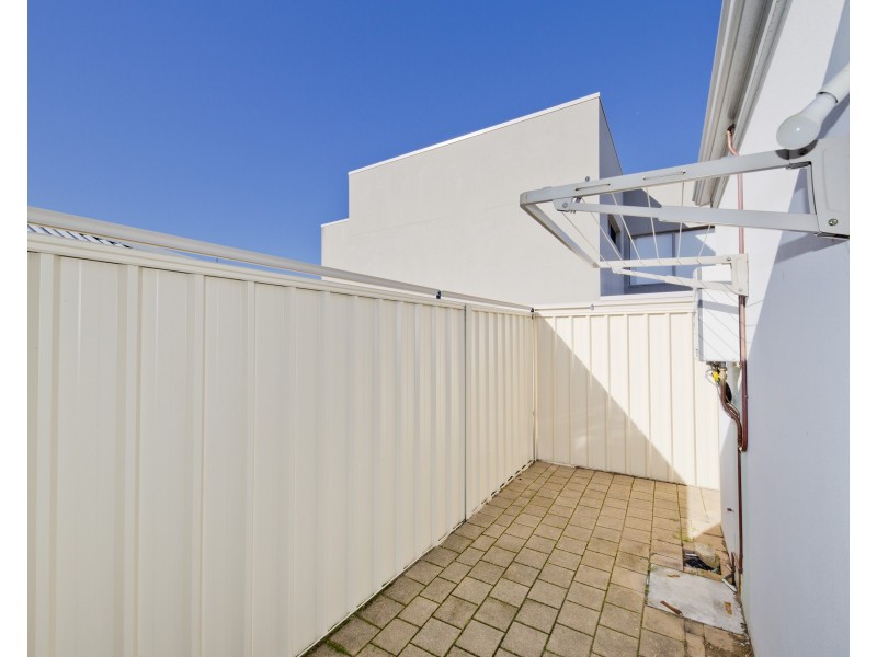 1/174 Flinders Street, Yokine WA 6060