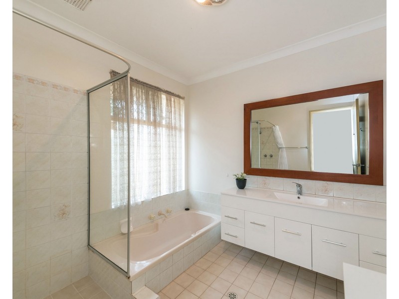 3 Underdale Place, Coodanup WA 6210