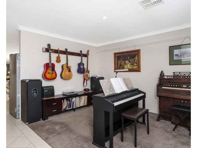 6 Oban Way, Ellenbrook WA 6069