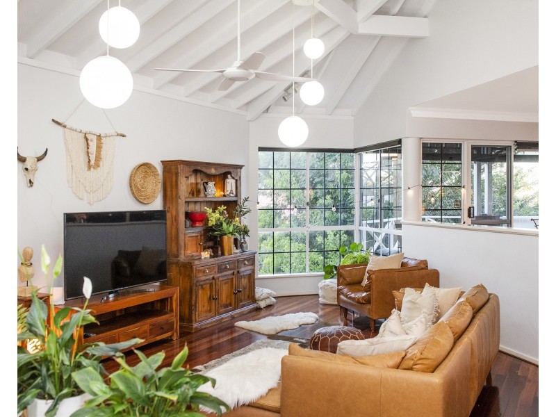 33 Hill Street, Halls Head WA 6210