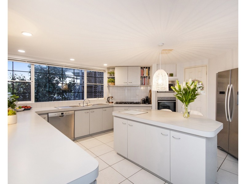 33 Hill Street, Halls Head WA 6210