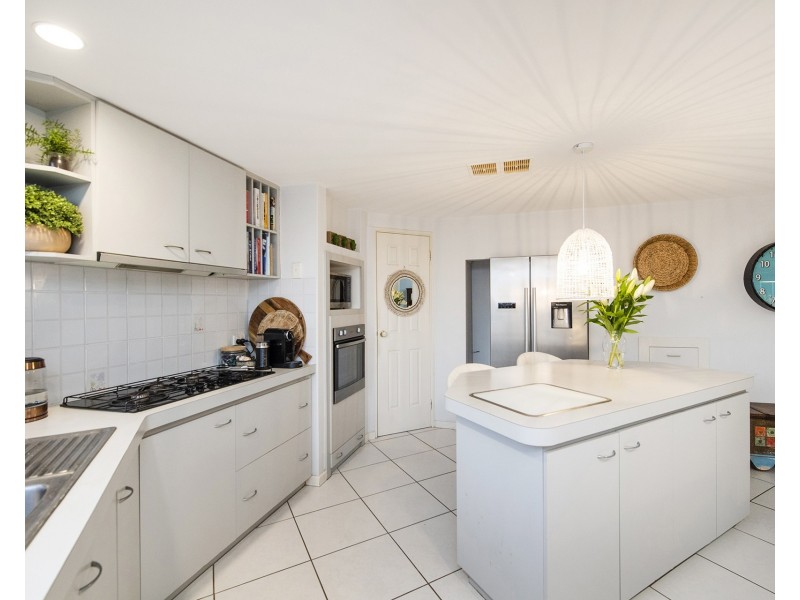 33 Hill Street, Halls Head WA 6210