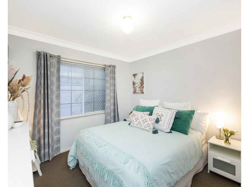 33 Hill Street, Halls Head WA 6210