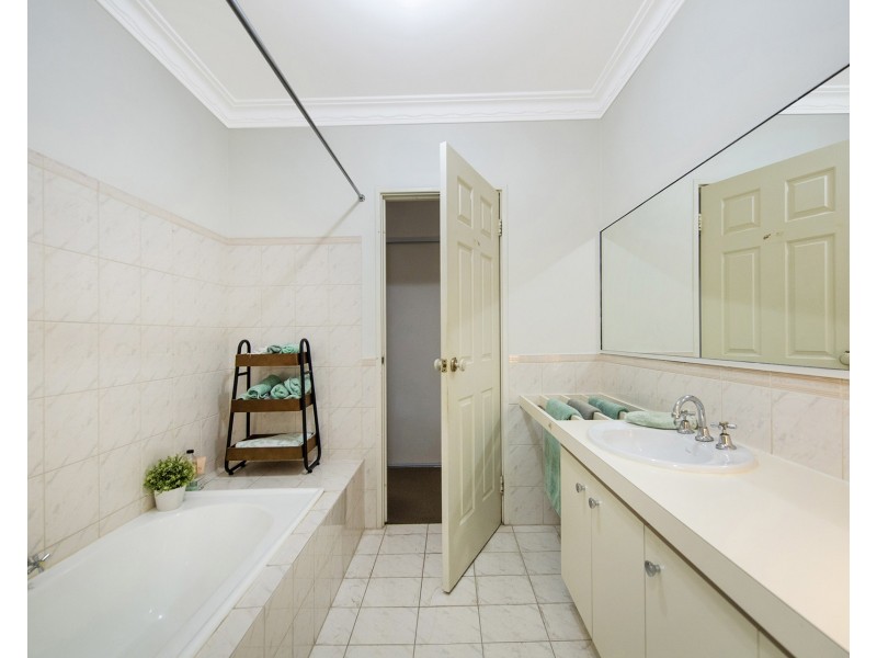 33 Hill Street, Halls Head WA 6210