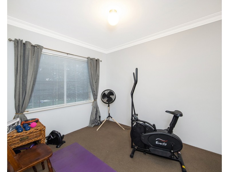 33 Hill Street, Halls Head WA 6210