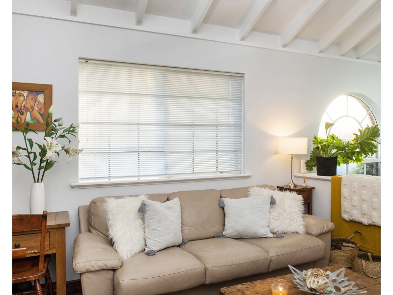 33 Hill Street, Halls Head WA 6210