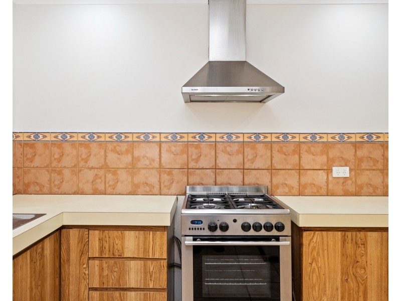2/4 Columbia Close, Halls Head WA 6210
