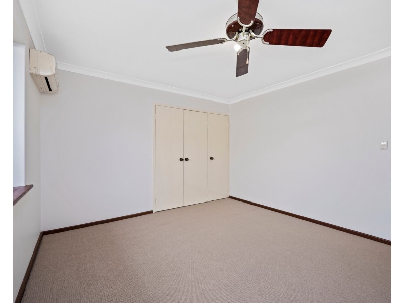 2/4 Columbia Close, Halls Head WA 6210