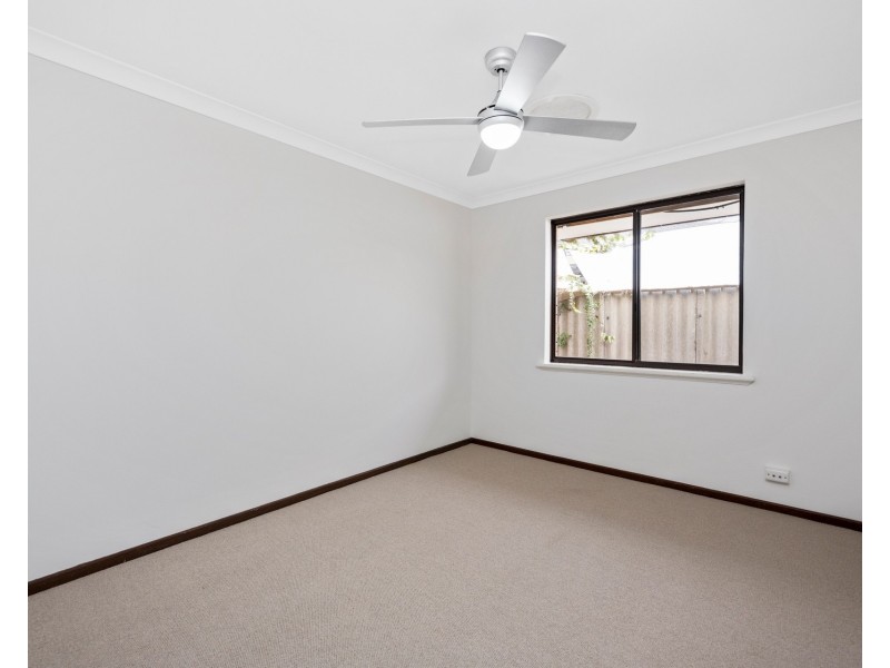 2/4 Columbia Close, Halls Head WA 6210
