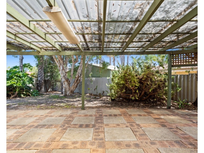 2/4 Columbia Close, Halls Head WA 6210