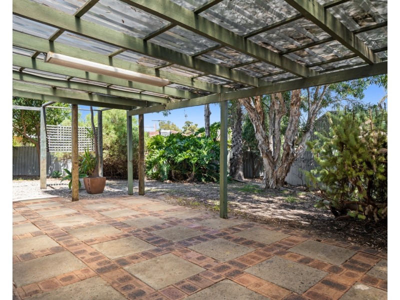 2/4 Columbia Close, Halls Head WA 6210