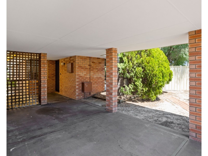 2/4 Columbia Close, Halls Head WA 6210