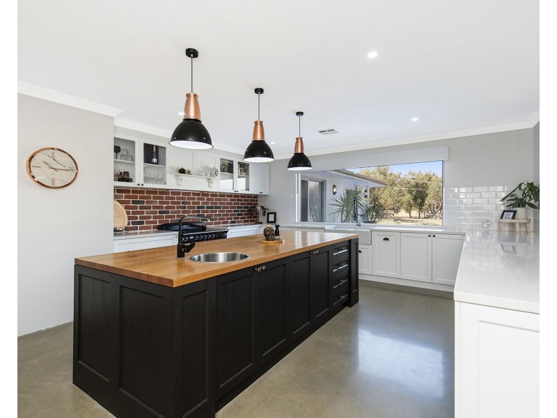 42 Thomasfield Place, Ravenswood WA 6208