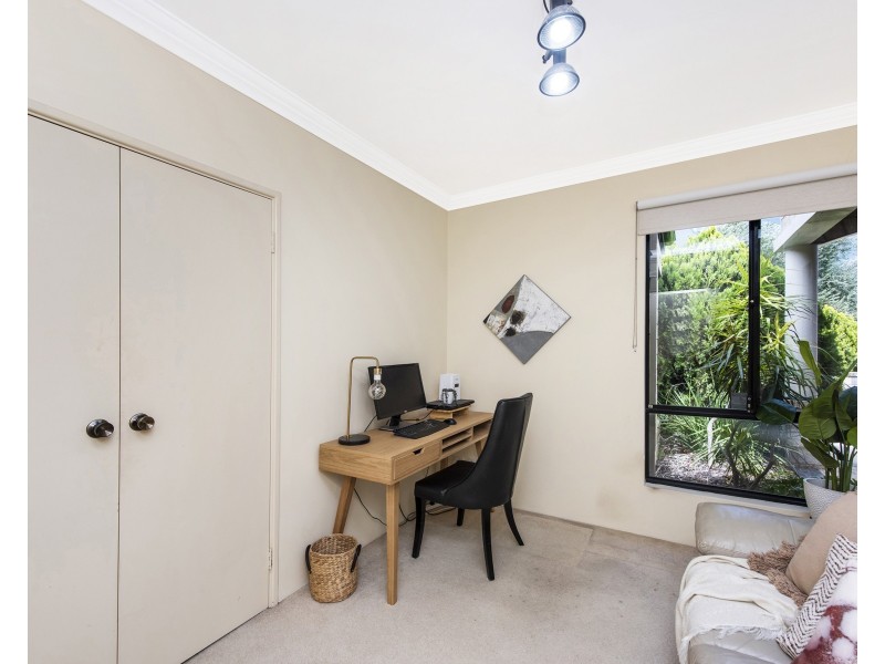 8 Pemberton Close, Stirling WA 6021