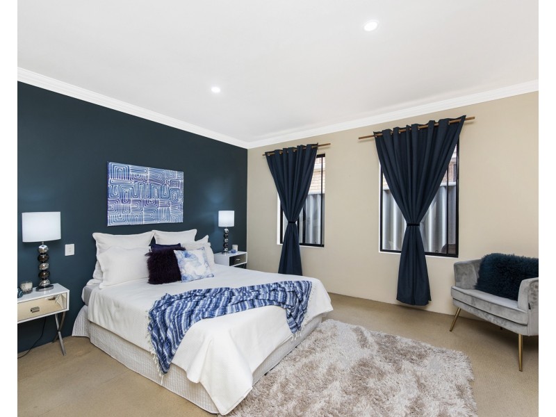 8 Pemberton Close, Stirling WA 6021