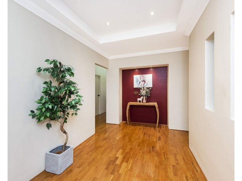 8 Pemberton Close, Stirling WA 6021