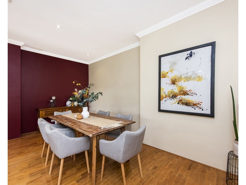 8 Pemberton Close, Stirling WA 6021