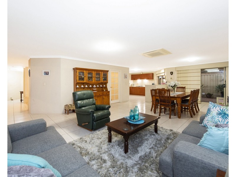 4 Petit Loop, Dudley Park WA 6210