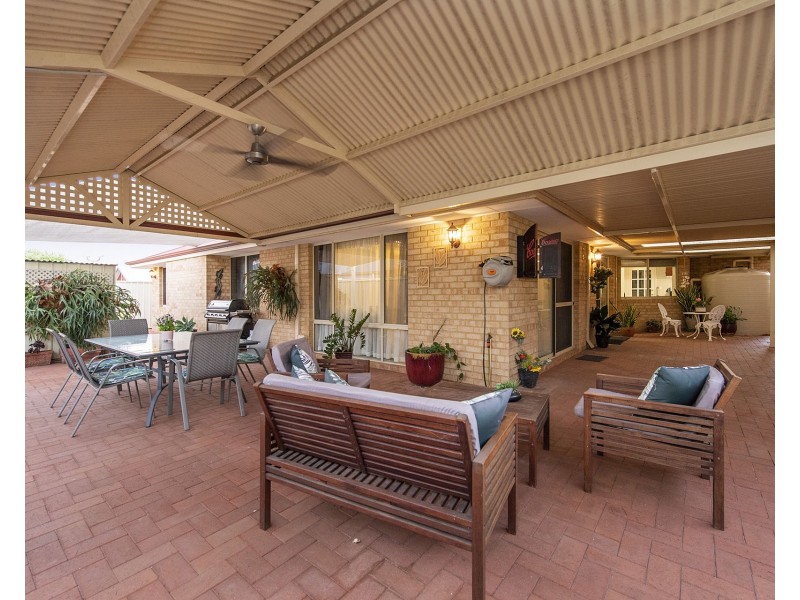 4 Petit Loop, Dudley Park WA 6210