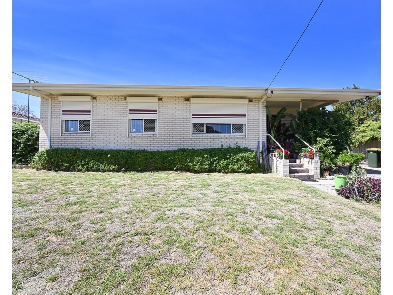 10 Gummow Way, Girrawheen WA 6064