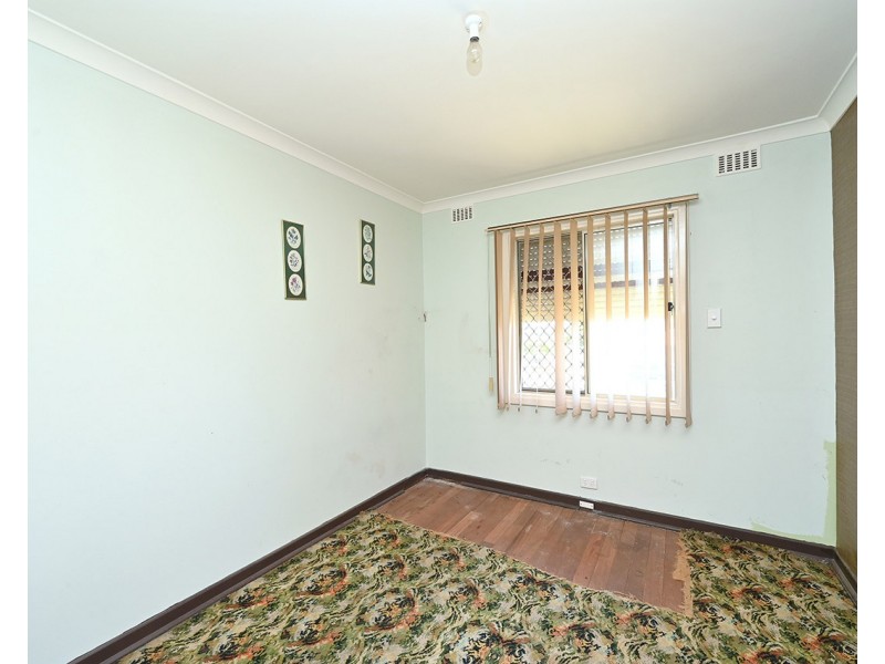 10 Gummow Way, Girrawheen WA 6064