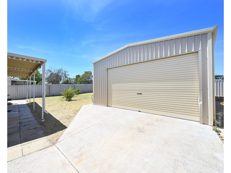 10 Gummow Way, Girrawheen WA 6064