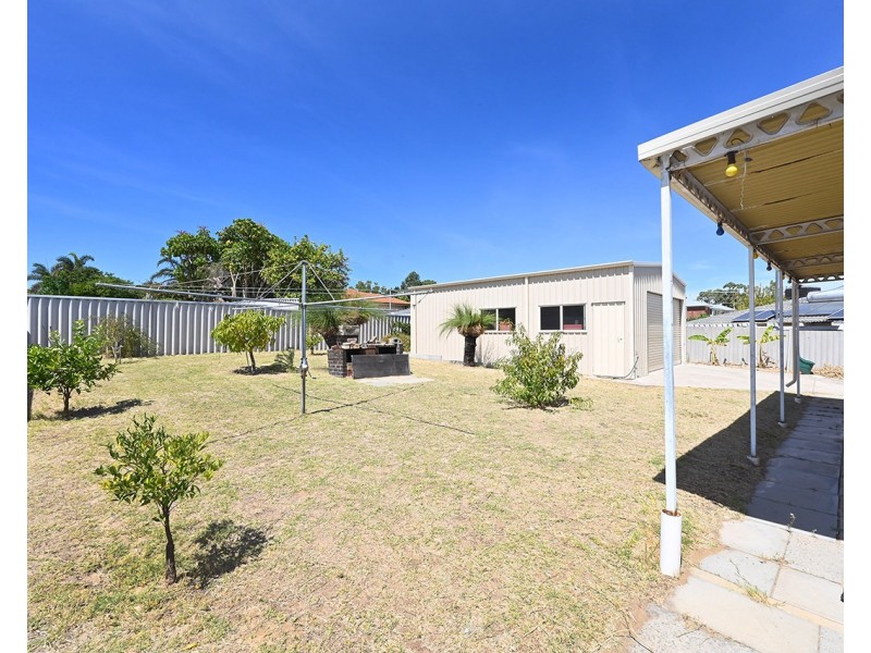 10 Gummow Way, Girrawheen WA 6064