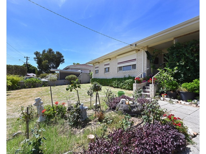 10 Gummow Way, Girrawheen WA 6064