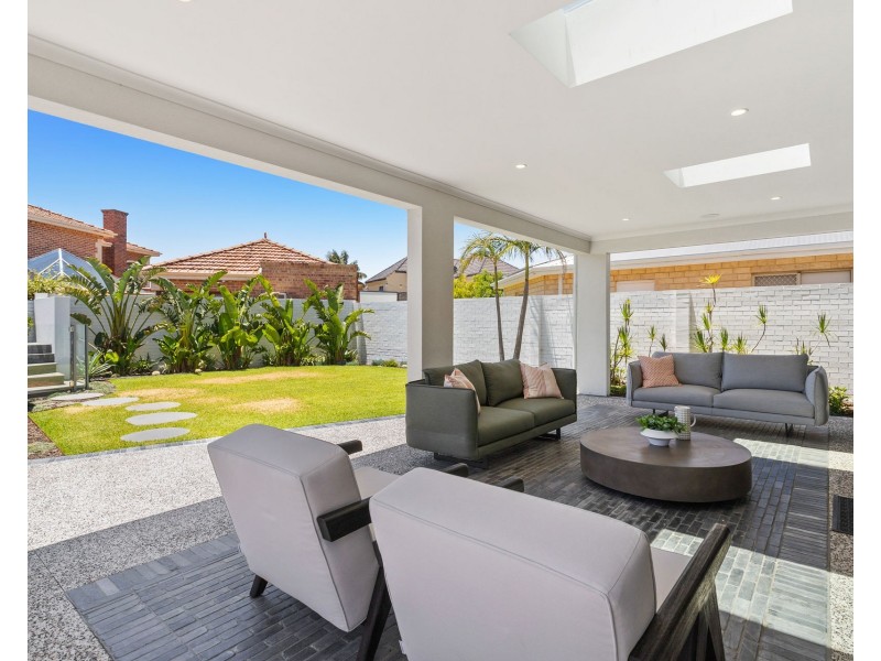 206 Empire Avenue, Churchlands WA 6018