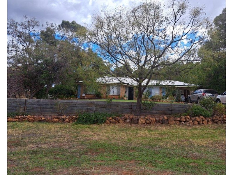 7 Connor Street, Toodyay WA 6566