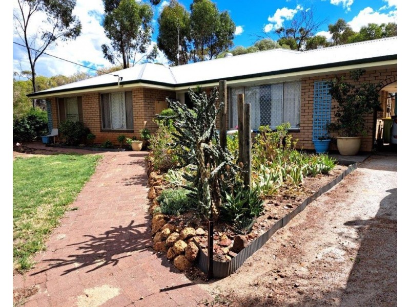 7 Connor Street, Toodyay WA 6566