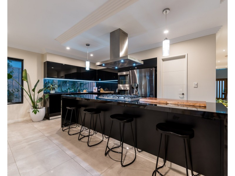 5 Ingles Place, Bayswater WA 6053