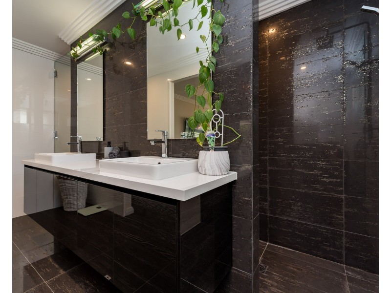 5 Ingles Place, Bayswater WA 6053