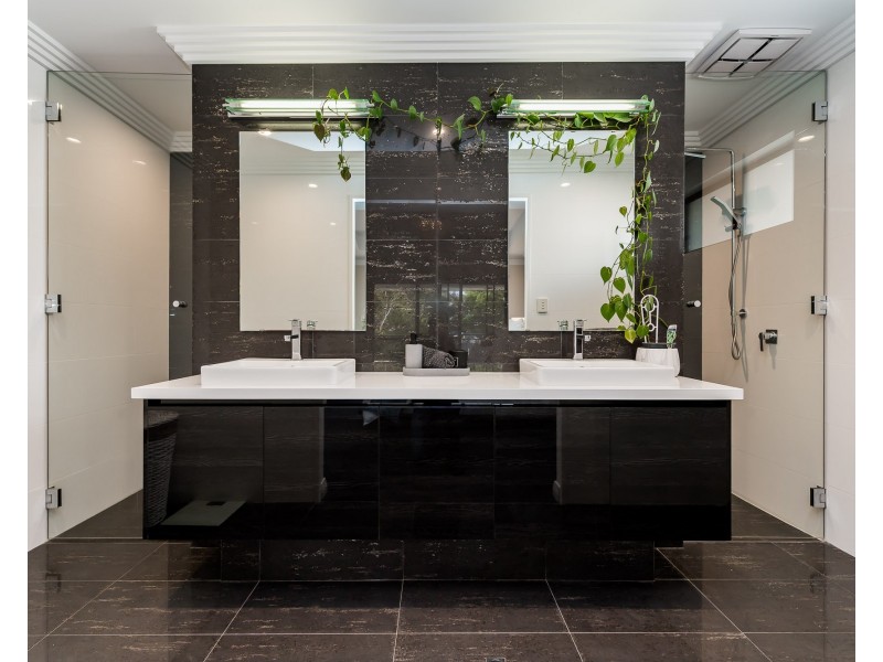 5 Ingles Place, Bayswater WA 6053