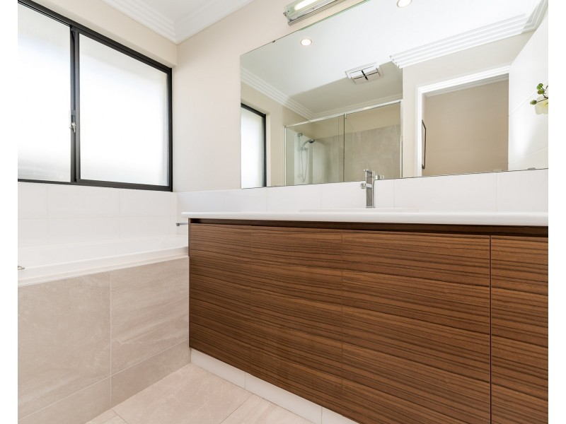 5 Ingles Place, Bayswater WA 6053