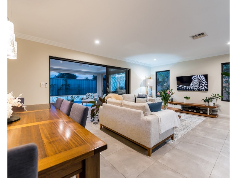 5 Ingles Place, Bayswater WA 6053