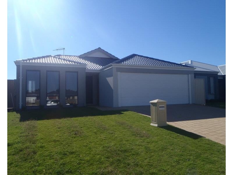 10 Jims Crescent, Secret Harbour WA 6173