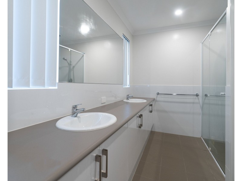 6/10 Morley Street, Maddington WA 6109